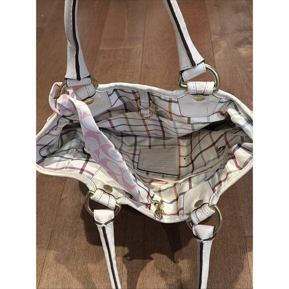 Coach Vintage Purse Pink Beige Signature Canvas Leather 11”x10” - Picture 4 of 5